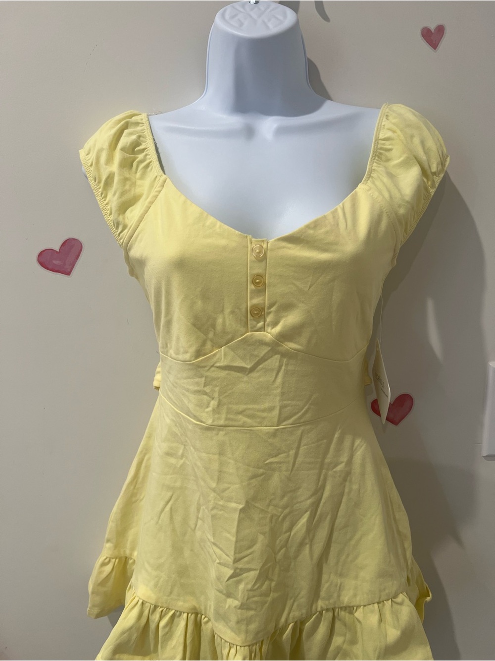 Light Yellow Puff-Sleeve Women’s Blouse with Sweetheart Neckline